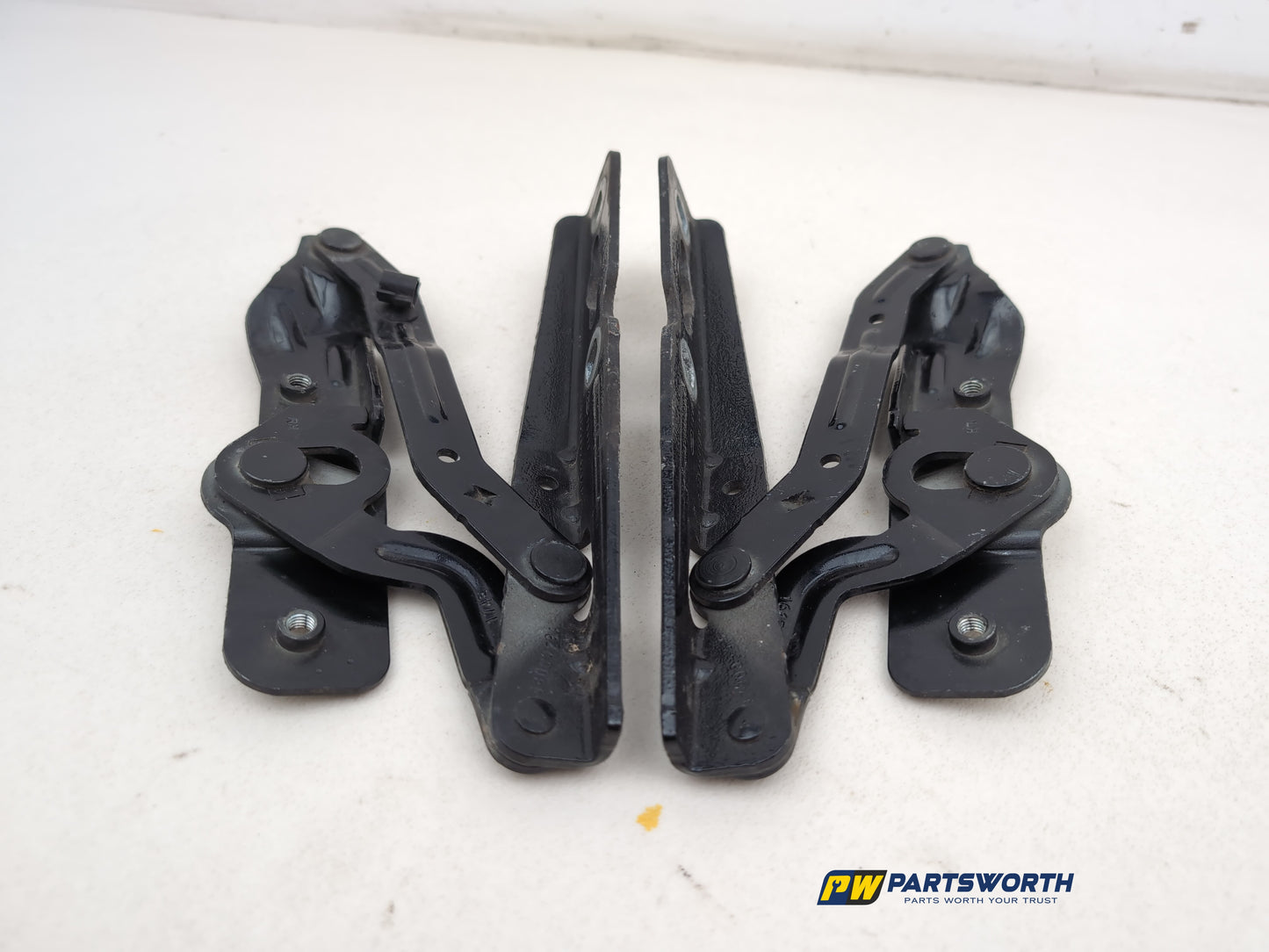 Bonnet Hinges 4