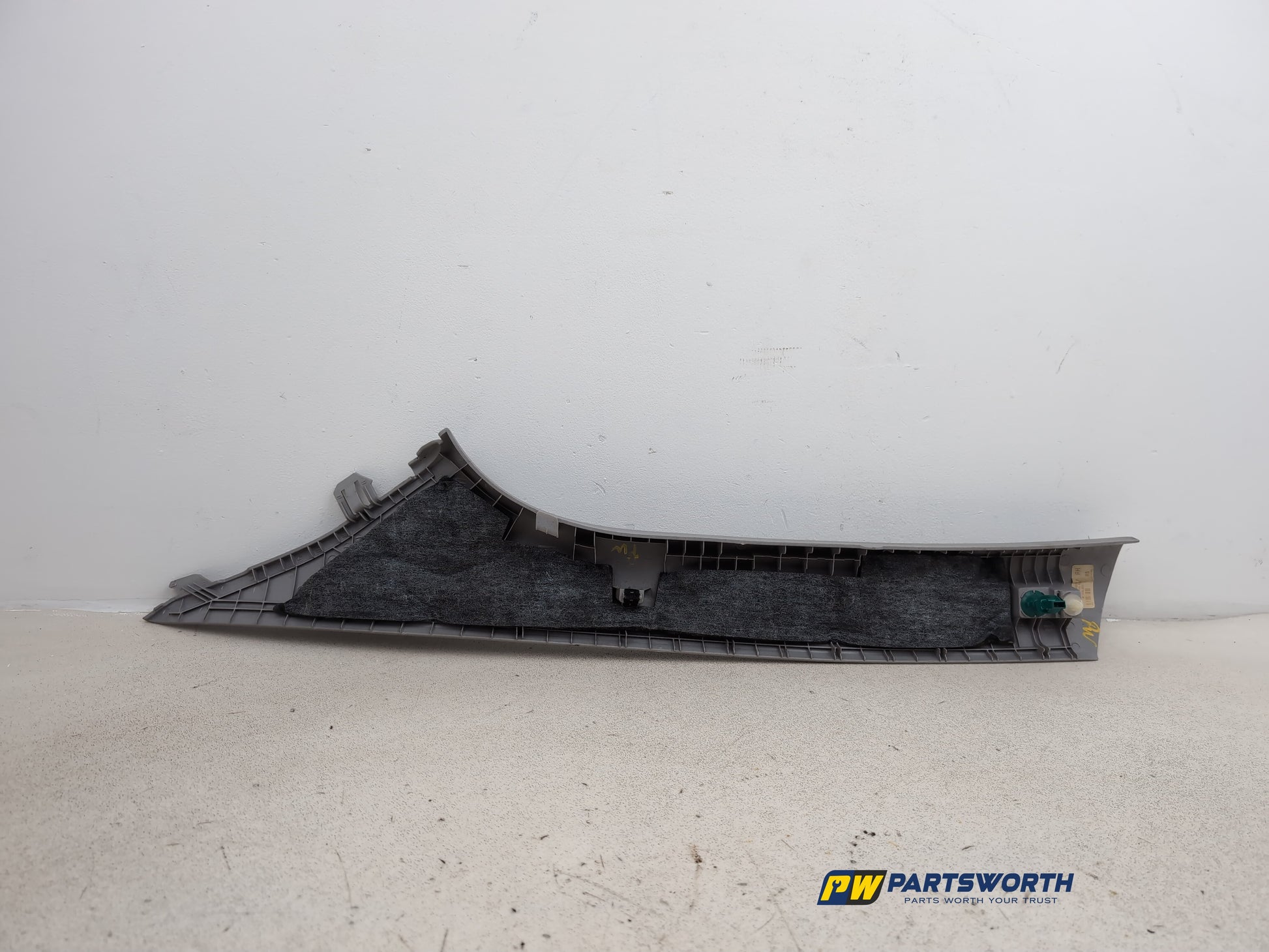 RH A Pillar Trim  4