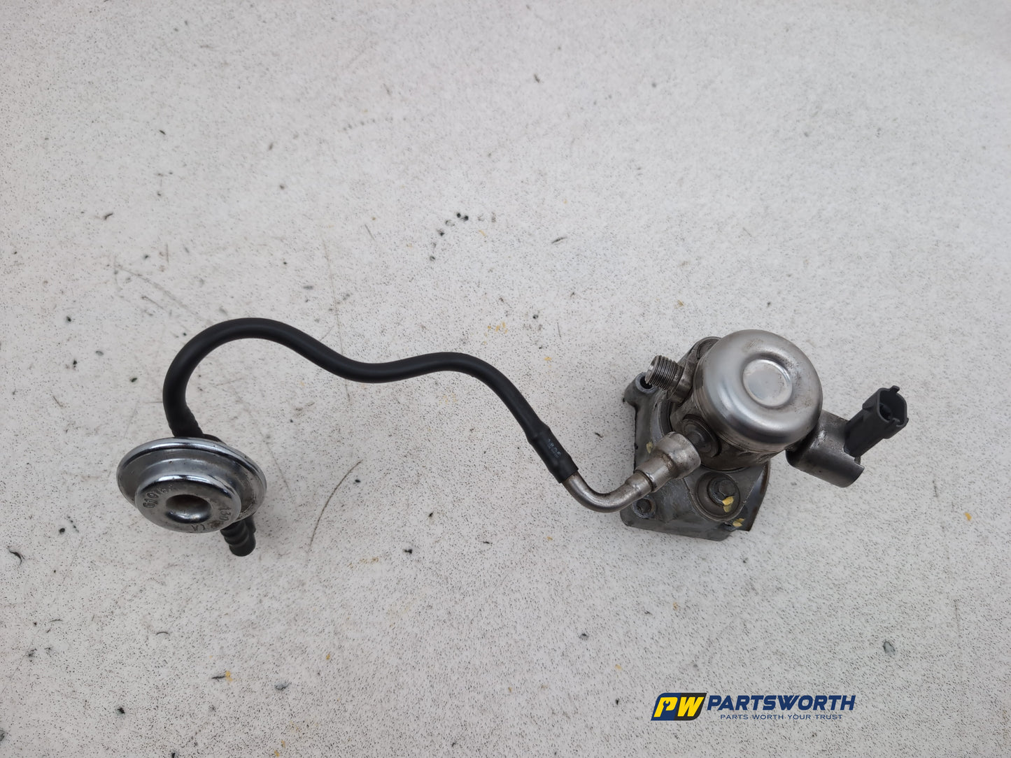 High pressure fuel pump 4