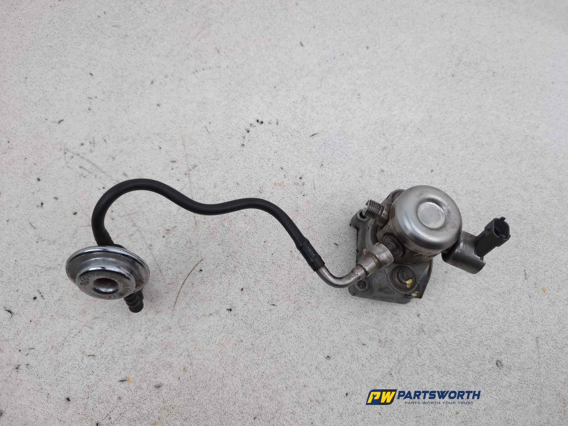 High pressure fuel pump 4