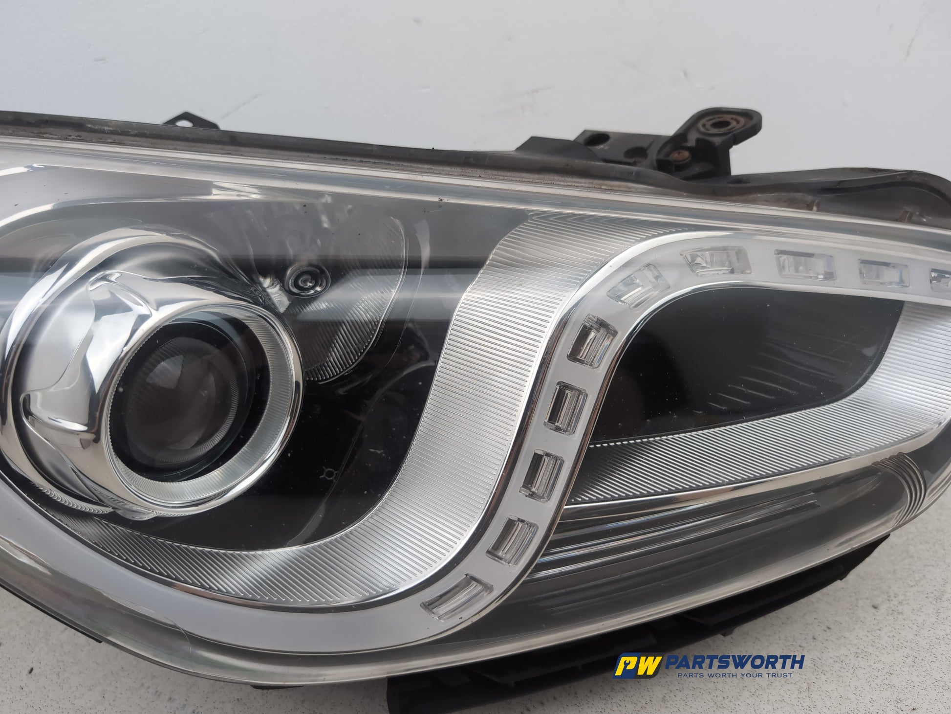 Headlamp RH 4