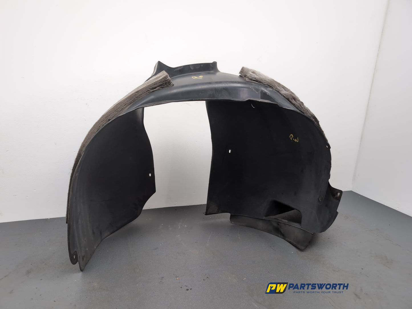 Moulding Wheel Arch Front RH 4