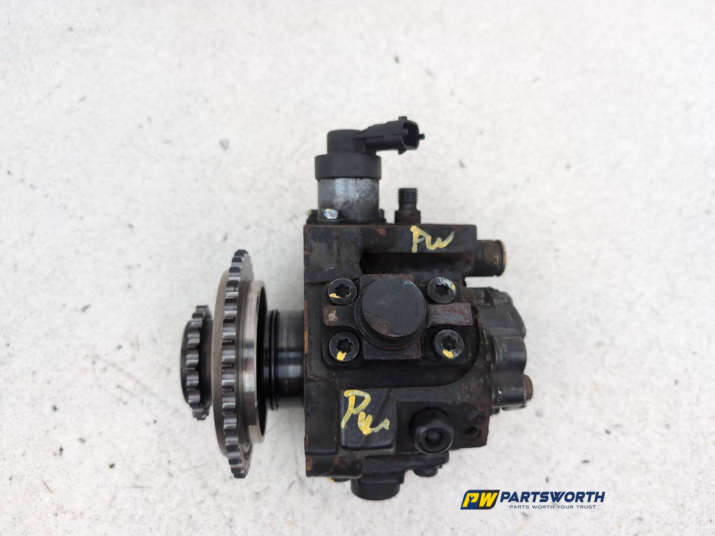 High pressure fuel pump 8
