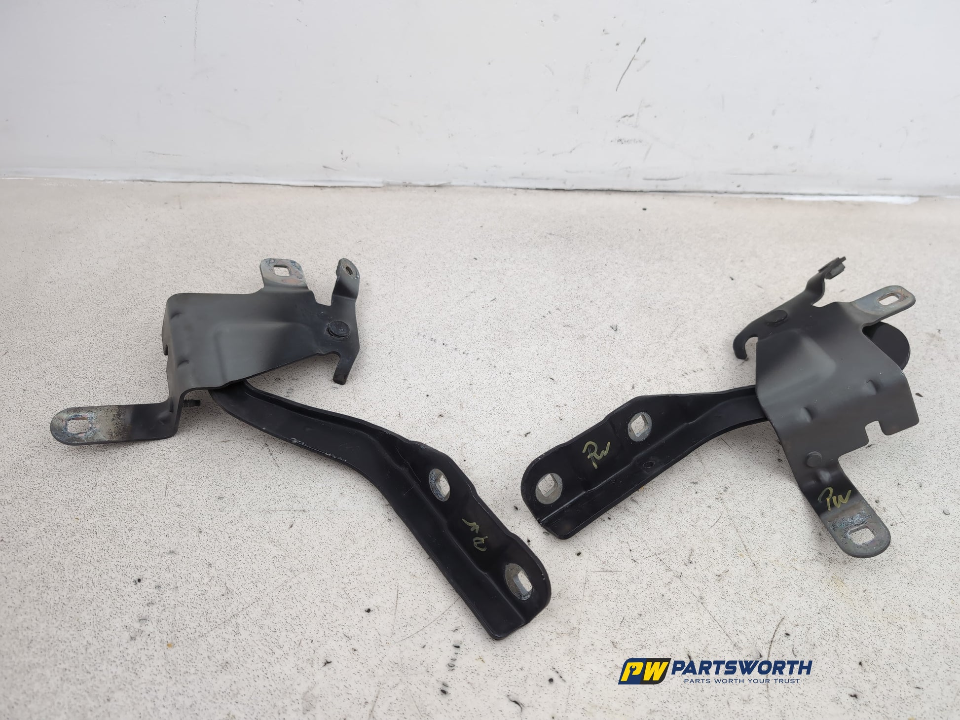 Bonnet Hinges 8