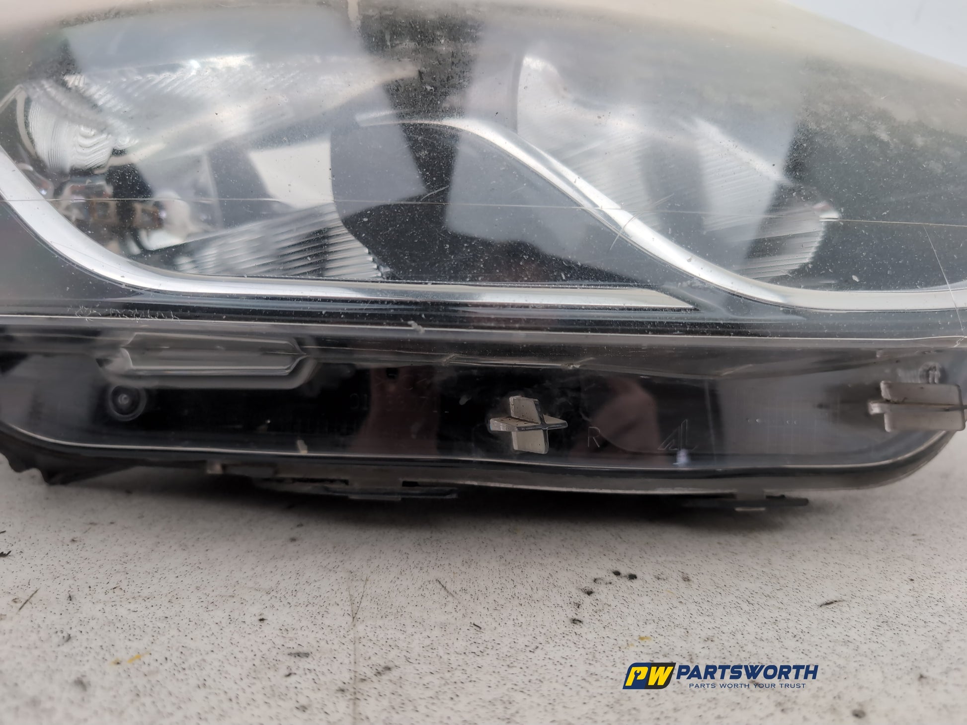 Headlamp RH 8