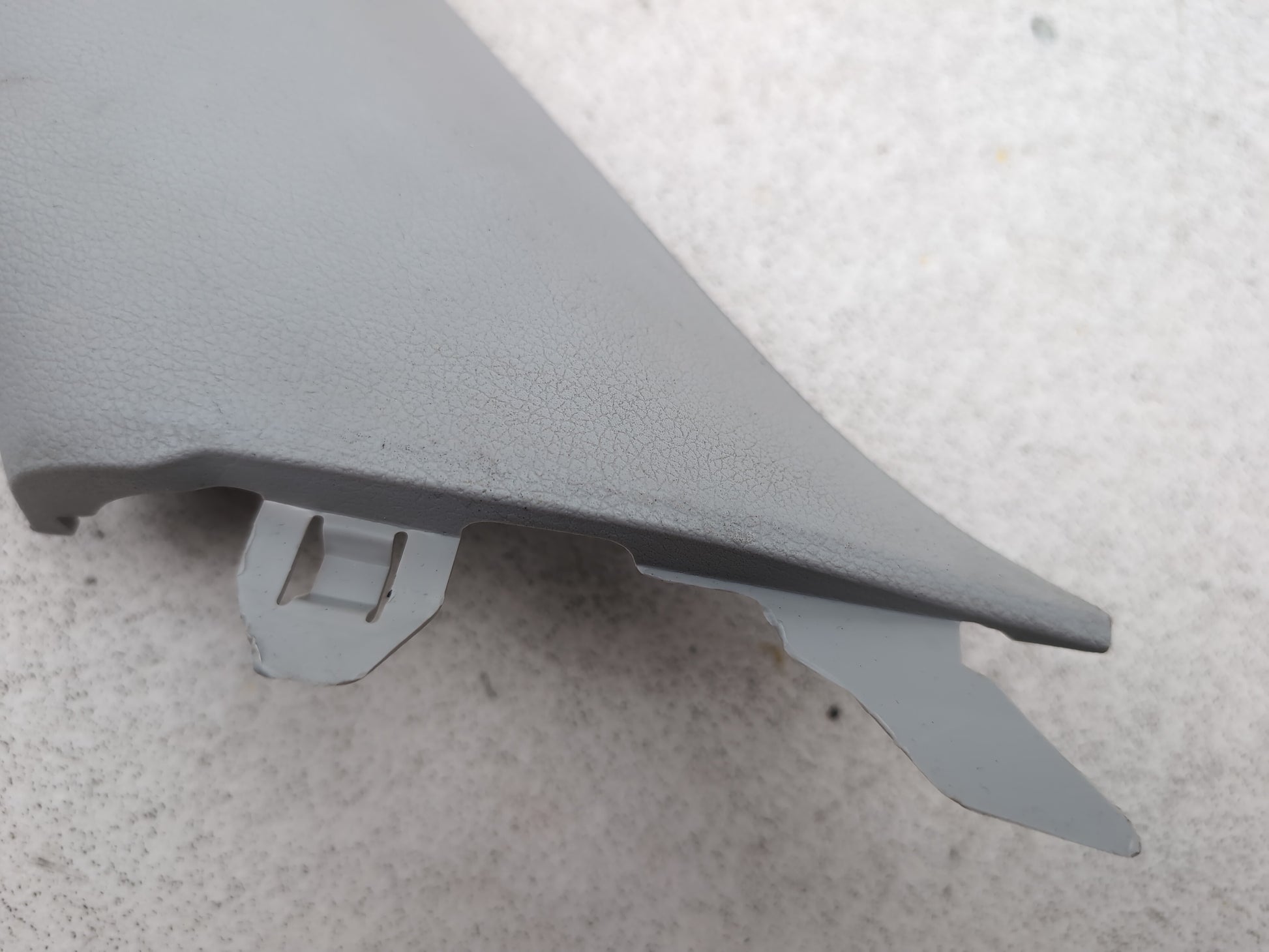 LH A Pillar Trim  7