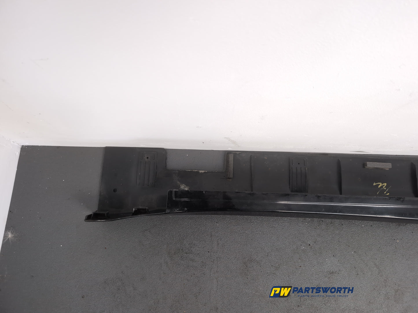 Side Skirt LH 7