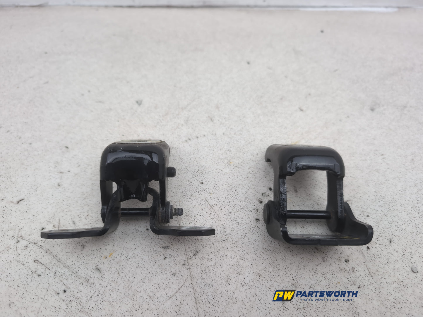LH Front Door Hinge Pair  8