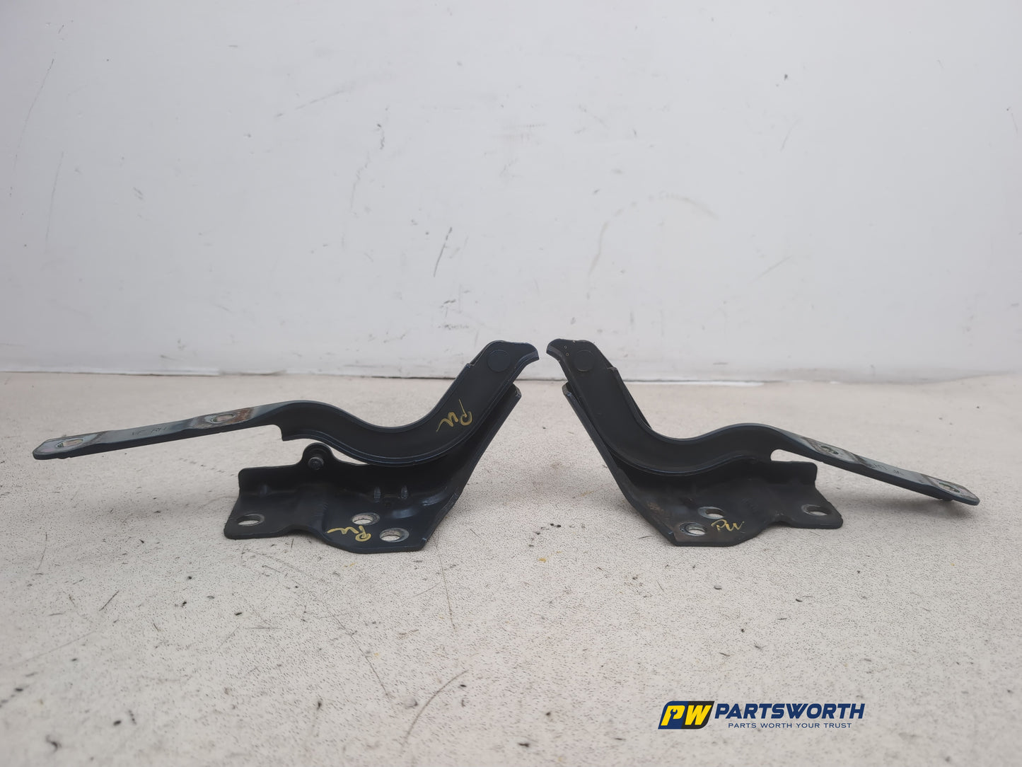 Bonnet Hinges 7