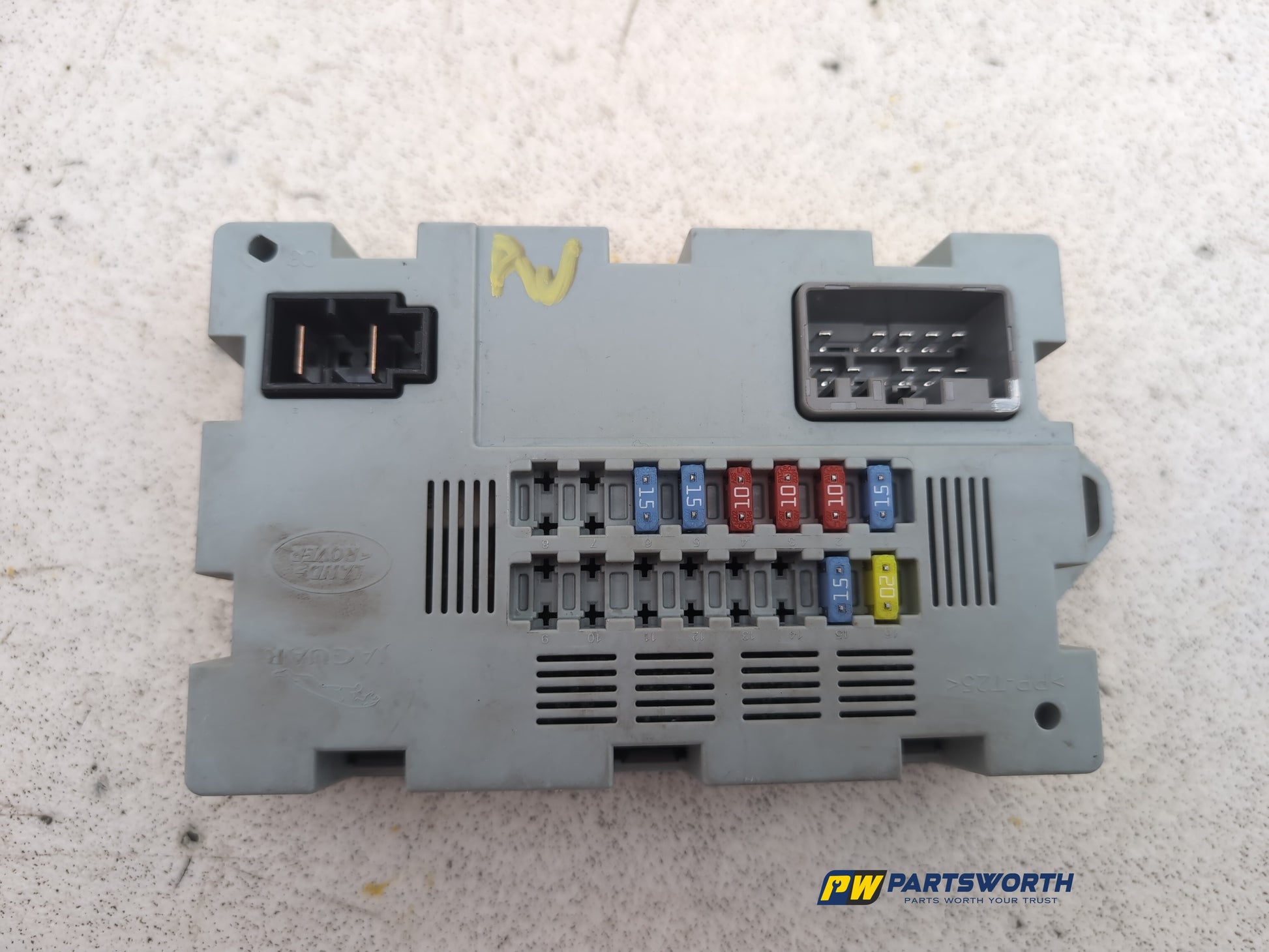 Fuse and Relay Box 1 4