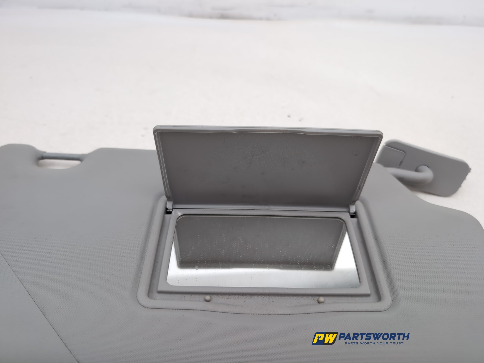 Sun Visor RH 7