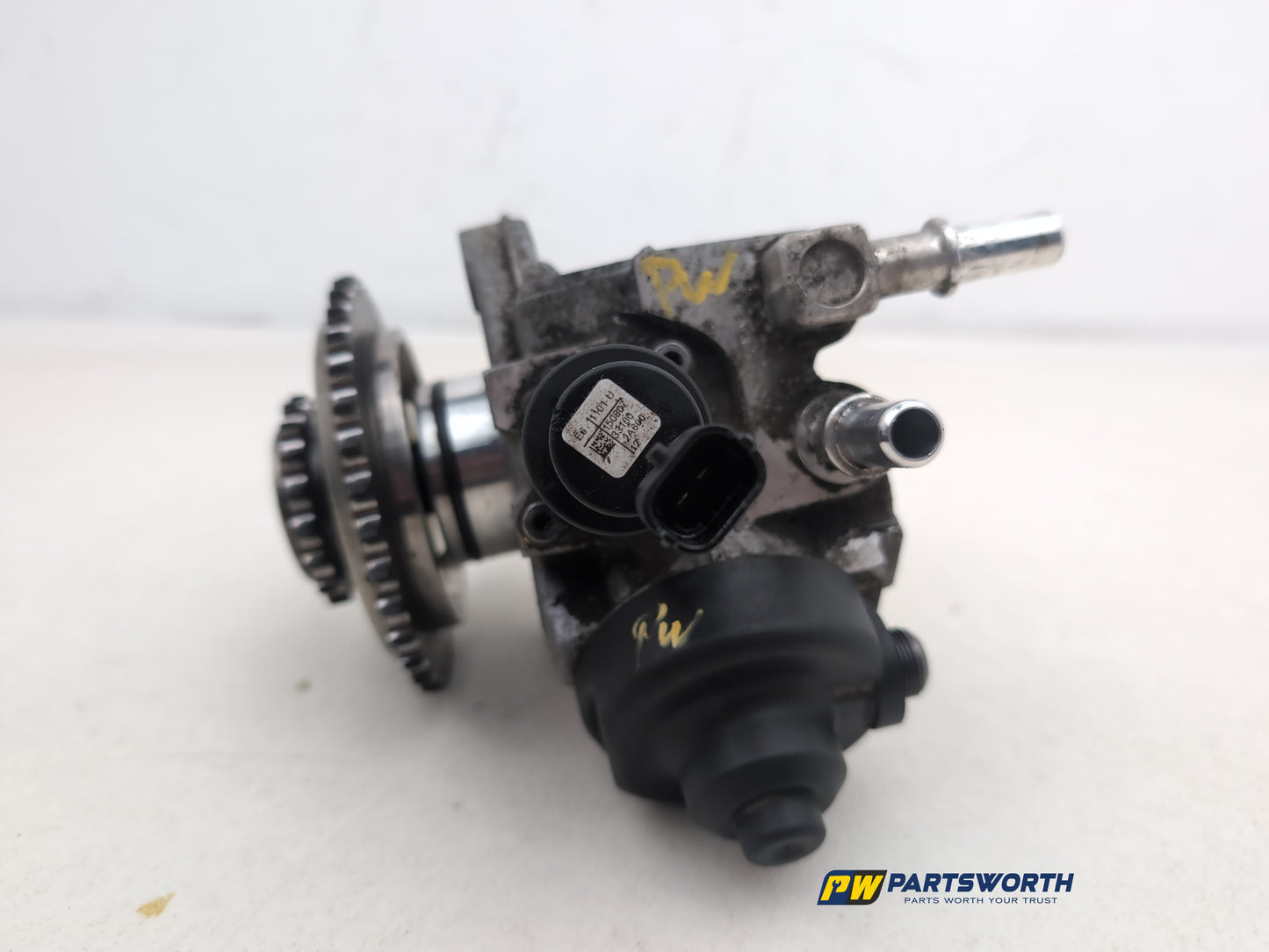 High pressure fuel pump 8