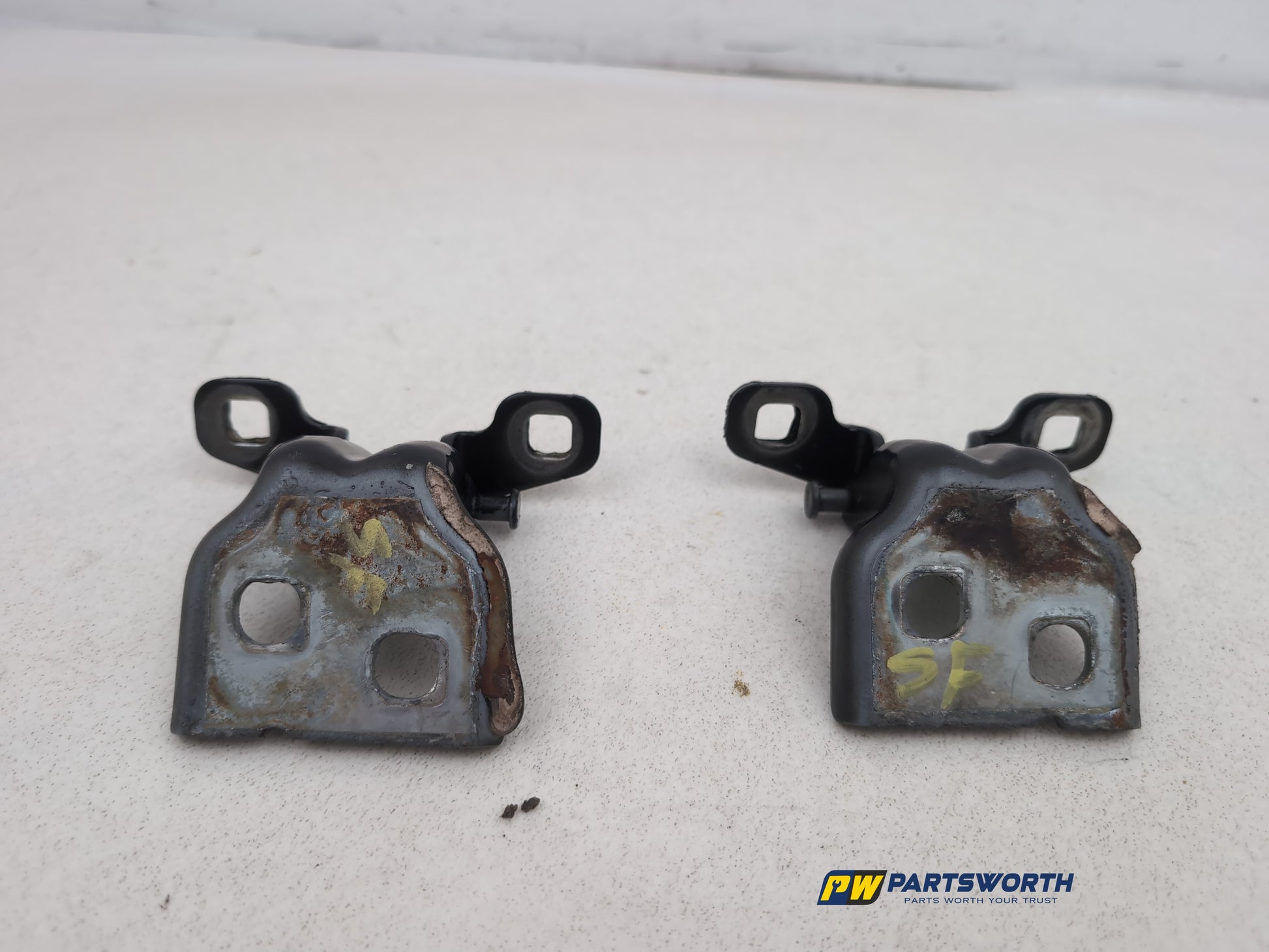 LH Front Door Hinge Pair  7