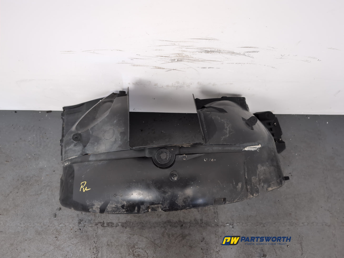 Moulding Wheel Arch Front RH 7