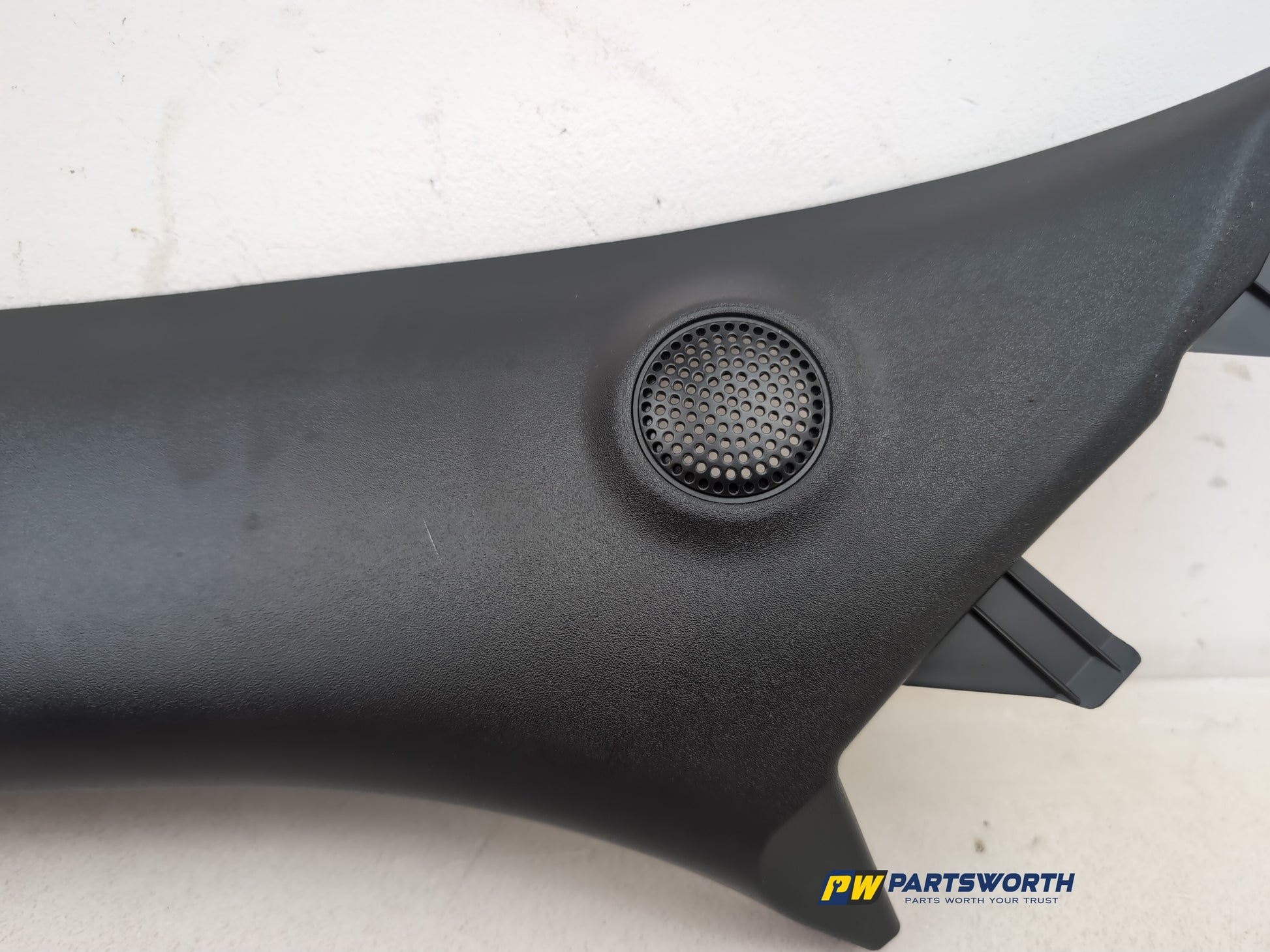 LH A Pillar Trim  7