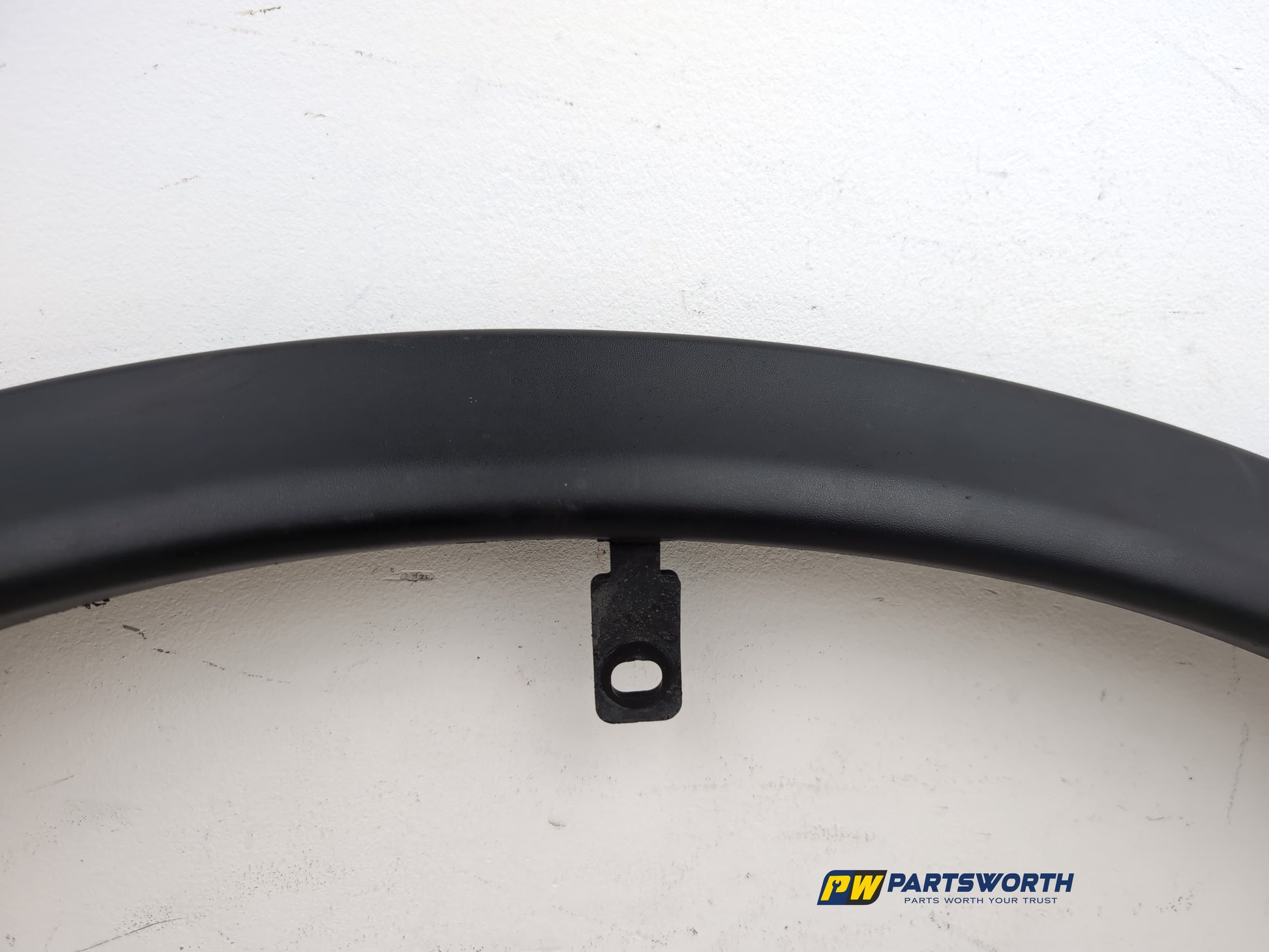 Moulding Wheel Arch Front RH 8