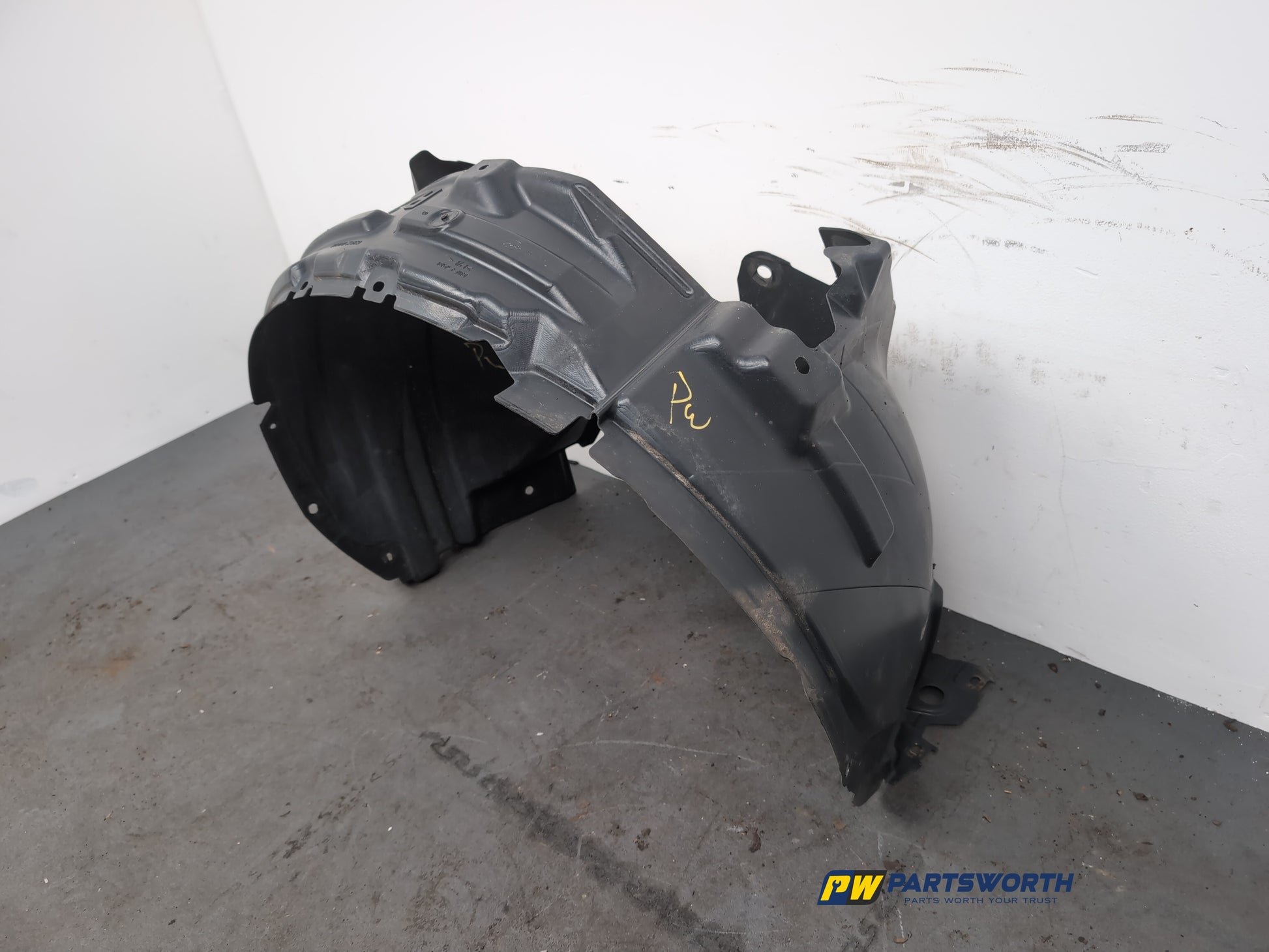 Moulding Wheel Arch Front RH 7