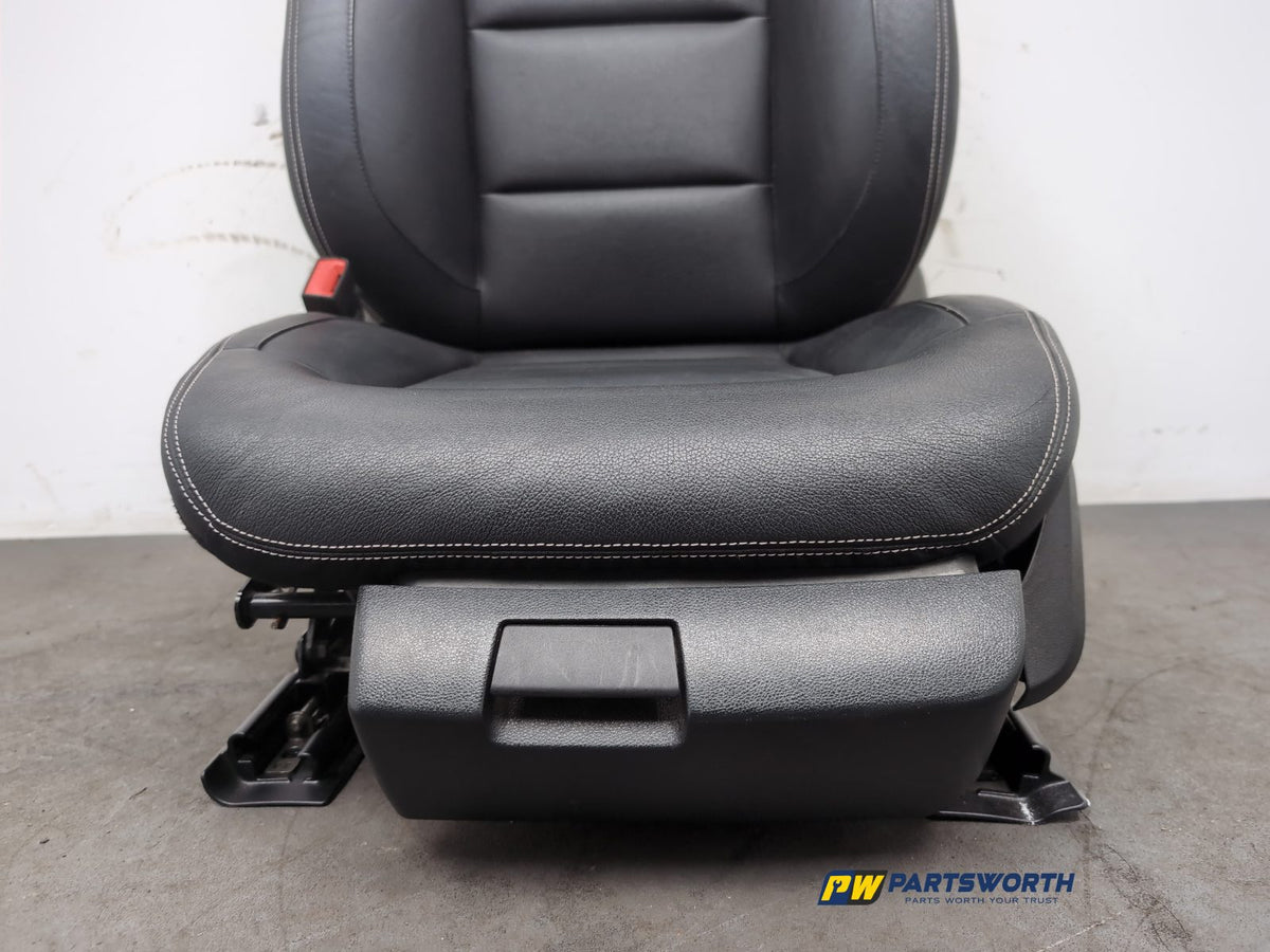 Seat Front LH 4