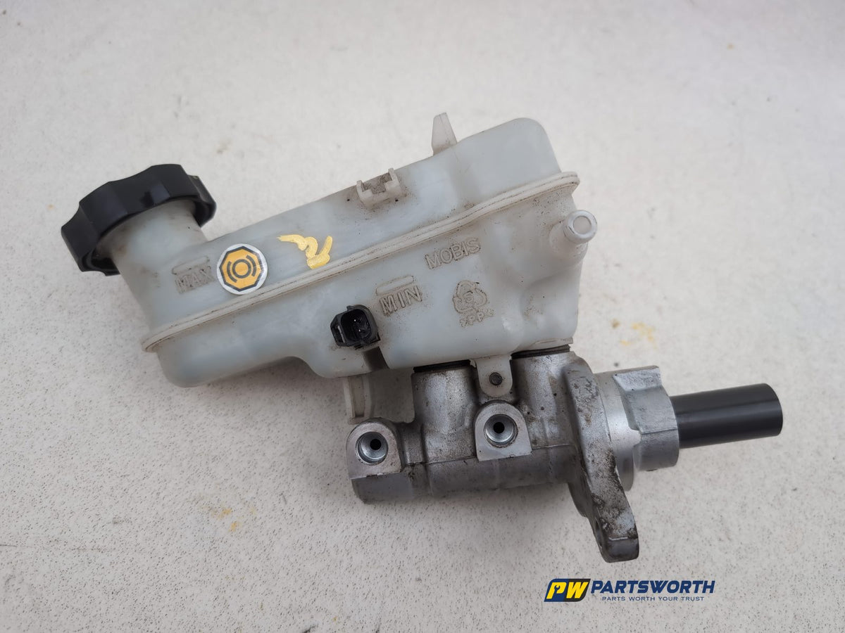 Brake Master Cylinder Assembly 4