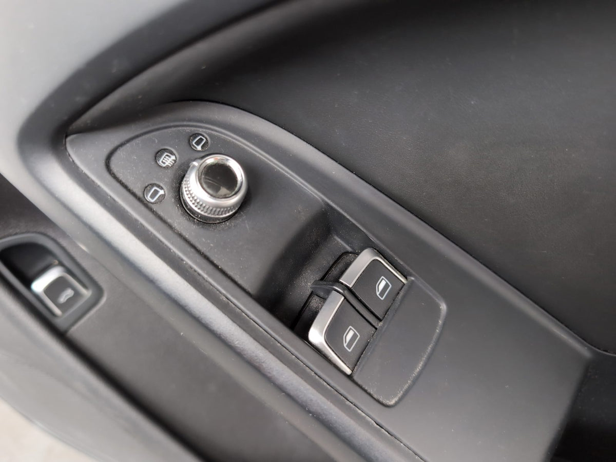 Door Front RH 11